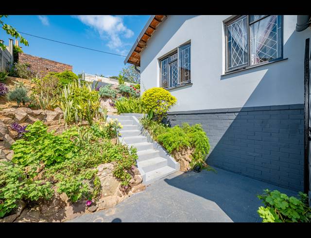 3 BEDROOM FREEHOLD FOR SALE IN HILLARY